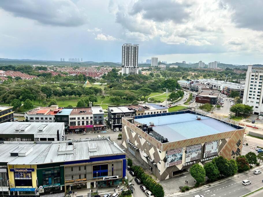 Appartamento Hck14 A Sky Tree Dualkey Bukit Indah Aeon Legoland Johor Bahru Esterno foto