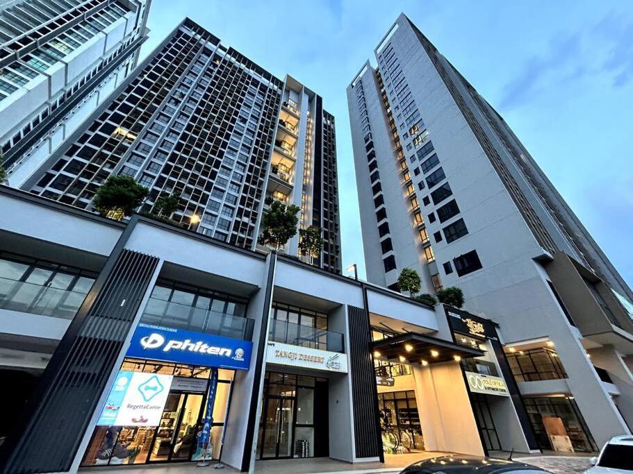 Appartamento Hck14 A Sky Tree Dualkey Bukit Indah Aeon Legoland Johor Bahru Esterno foto