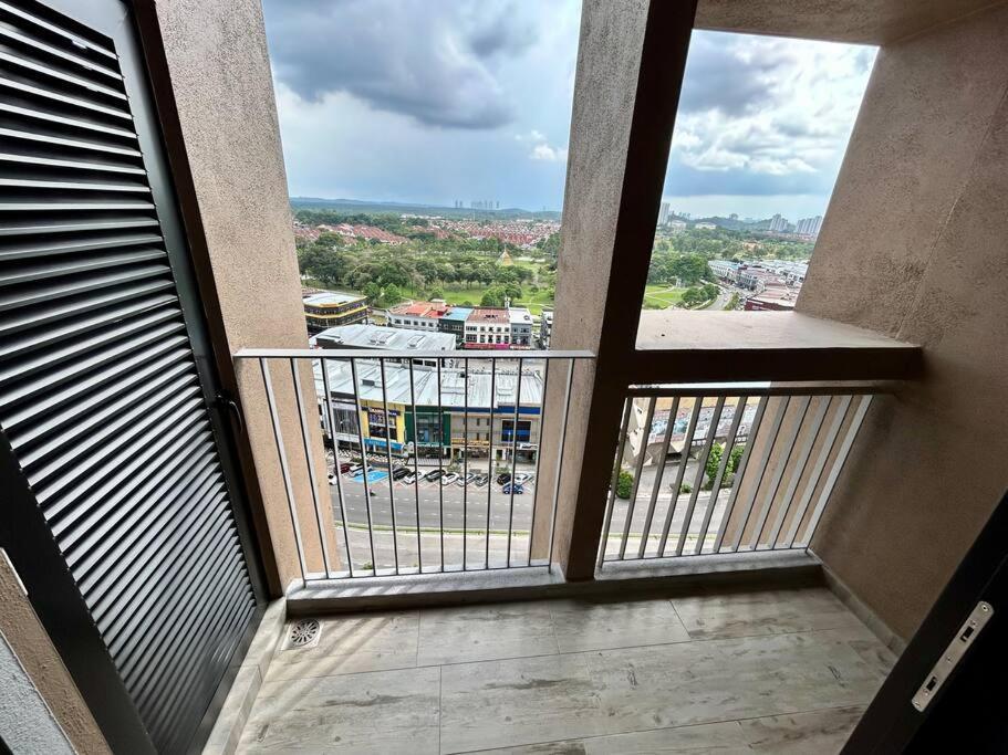 Appartamento Hck14 A Sky Tree Dualkey Bukit Indah Aeon Legoland Johor Bahru Esterno foto